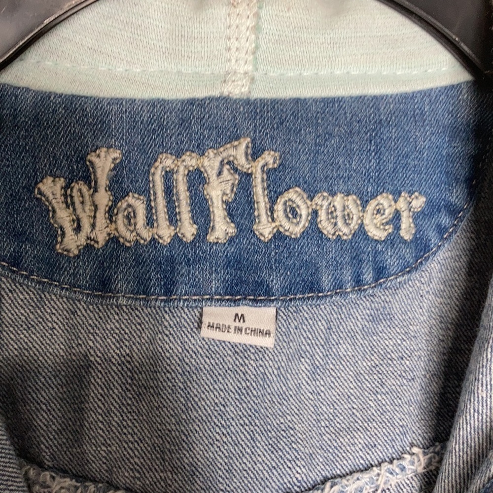 Wallflower jean‎ jacket size medium - Picture 2 of 5